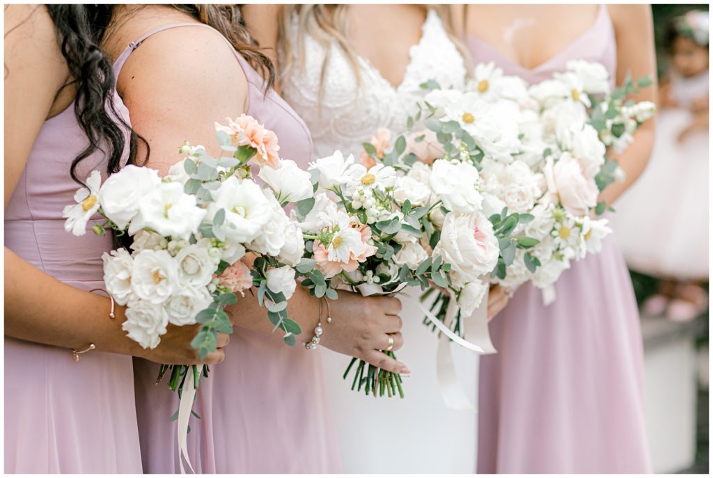 pink and white bridesmaids bouquets